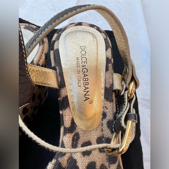 Dolce and Gabbana vintage linen  animal print platform sandals. - Picture 8 of 11